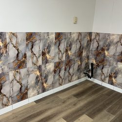 Houssa's Renovation - Peel and stick tiles installation