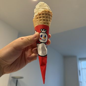 Mixue - Soft serve vanilla ice cream - Ice Cream & Frozen Yogurt Near Me - New York, New York Mixue - Soft serve vanilla ice cream - Ice Cream & Frozen Yogurt Near Me - New York, New York