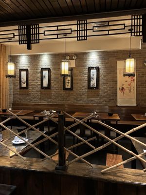 Mountain House Flushing 川山甲 by null