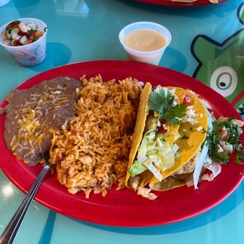 Fuzzy's Taco Shop - Fajita Chicken Taco & Fuzzy's Rice & Refried Beans - Tex-Mex Near Me - Yukon, Oklahoma
