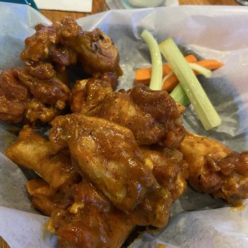 Oscar's Food & Spirits - Black & Gold wings - American Near Me - North Myrtle Beach, South Carolina Oscar's Food & Spirits - Black & Gold wings - American Near Me - North Myrtle Beach, South Carolina