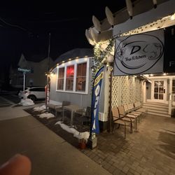 D Thai Kitchen - Outside