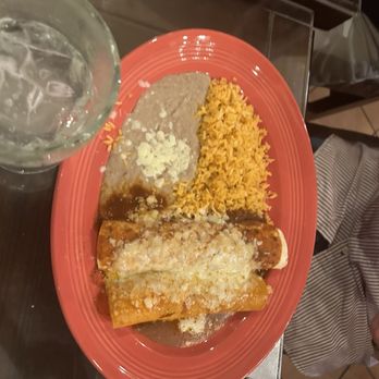 El Salto - Burrito and enchilada special - Mexican Near Me - Nottingham, Maryland El Salto - Burrito and enchilada special - Mexican Near Me - Nottingham, Maryland