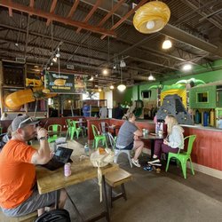 Little Monkey Bizness - Pretty busy on a Saturday morning... parents area where food and drink are allowed