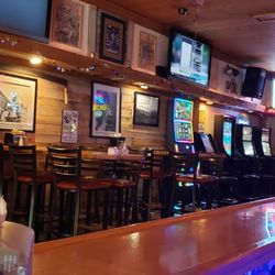 Lakeside Pub and Grill