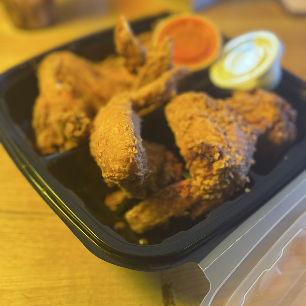 Amy's Burgers - 4 piece colossal wings, - Burgers Near Me - Las Vegas, Nevada Amy's Burgers - 4 piece colossal wings, - Burgers Near Me - Las Vegas, Nevada