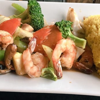 Manao Thai Street Eats - Shrimp with mixed vegetable + turmeric rice - Thai Near Me - Seattle, Washington