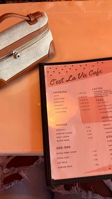 C'est La Vie Cafe by null