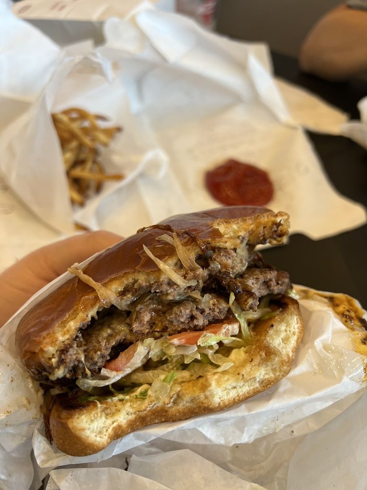 TUCKER’S ONION BURGERS Updated September 2024 202 Photos & 189