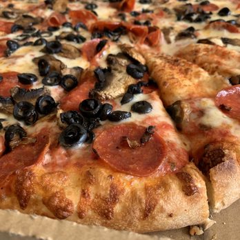 Amore Pizza - Pepperoni, Mushroom, Black Olive XL Pizza - Pizza Near Me - Palmdale, California