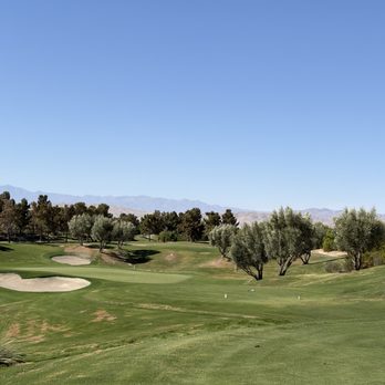 Classic Club - Demanding greens - Golf Near Me - Palm Desert, California