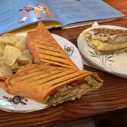 Curiosi-Tea House - Winona - Chickpea wrap with chips and Breakfast bagel