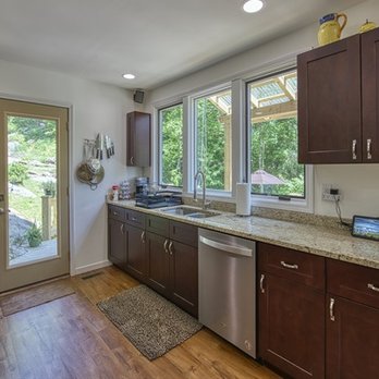 Windows Over Waterfalls - Vacation Rentals Near Me - Hot Springs, North Carolina Windows Over Waterfalls - Vacation Rentals Near Me - Hot Springs, North Carolina