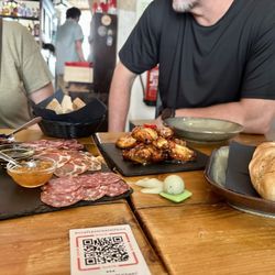Crafty Corner - Charcuterie, wings and garlic bread