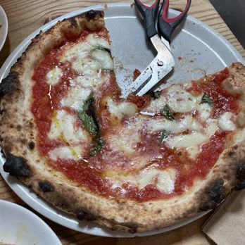 Bruciato - Cut your pizza the scissors! - Pizza Near Me - Bainbridge Island, Washington