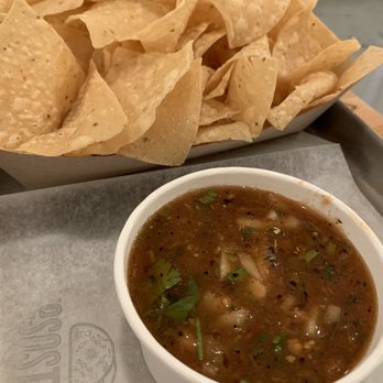 Kesos Tacos - Chips and some super good salsa! - Tacos Near Me - Austin, Texas