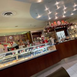 Casa Dolce Gelato & Chocolate - Main counter of all tasty delights!