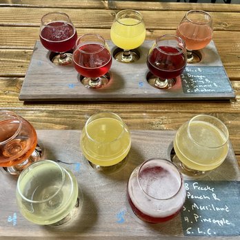 Chubby Cheeks Meadery - Our two tasting flights - Meaderies Near Me - Temecula, California Chubby Cheeks Meadery - Our two tasting flights - Meaderies Near Me - Temecula, California