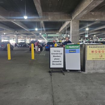 Alamo Rent A Car - Garage to pick up car - Car Rental Near Me - Burbank, California Alamo Rent A Car - Garage to pick up car - Car Rental Near Me - Burbank, California