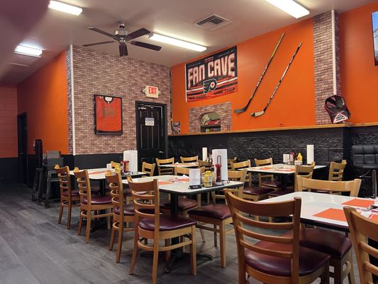 FLYERS CAFE Updated October 2025 31 Photos 22 Reviews 18651 N 