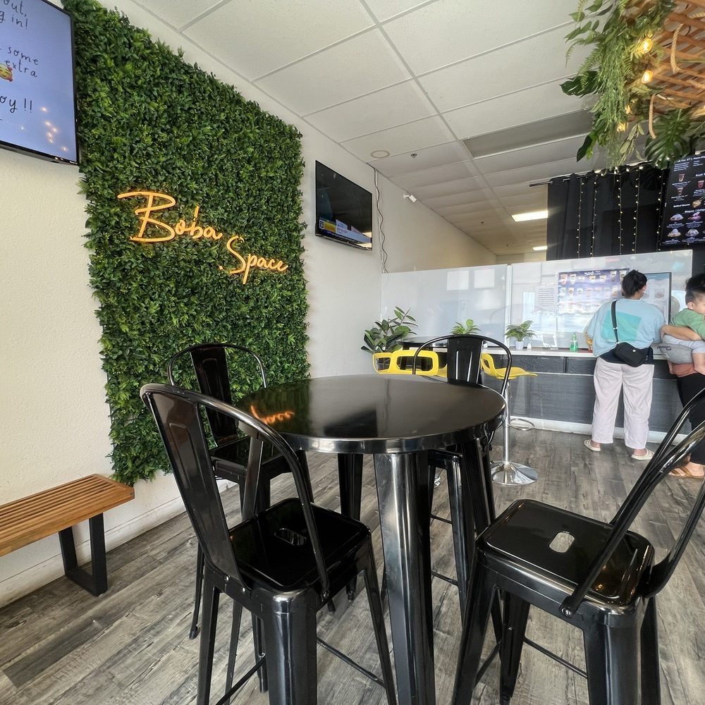 Bru Tea Cafe - Inside seating - Bubble Tea Near Me - Elk Grove, California Bru Tea Cafe - Inside seating - Bubble Tea Near Me - Elk Grove, California