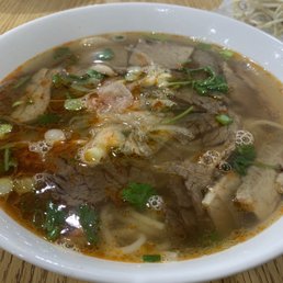 Bun bo hue, spicy beef noodle soup
