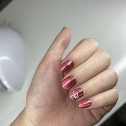 Victory Nails - Red cat eye with accent nail