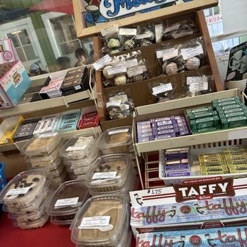 Julian Candy Basket - Homemade fudge and truffles - Candy Stores Near Me - Julian, California