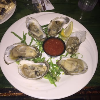 Tautog's Restaurant - 1/2 dozen raw oysters - Seafood Near Me - Virginia Beach, Virginia