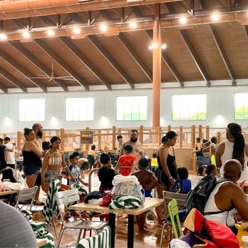 Great Wolf Lodge - Manteca - Peak time. Crowd at 4 pm - Resorts Near Me - Manteca, California Great Wolf Lodge - Manteca - Peak time. Crowd at 4 pm - Resorts Near Me - Manteca, California