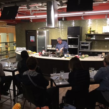 Stadium Viewpoint - Chef Joe teaching his Thai cooking class! - Cooking Classes Near Me - Portland, Oregon Stadium Viewpoint - Chef Joe teaching his Thai cooking class! - Cooking Classes Near Me - Portland, Oregon