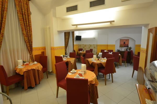 Hotel University by null
