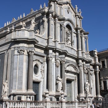 Piazza Duomo - Public Plazas Near Me - Catania, Connecticut
