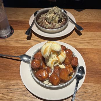 BJ's Restaurant & Brewhouse - Seasonal pizookie - New American Near Me - Pearland, Texas