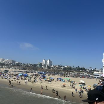 The Albright - Beach view from pier (great for tourists) - Seafood Near Me - Santa Monica, California The Albright - Beach view from pier (great for tourists) - Seafood Near Me - Santa Monica, California
