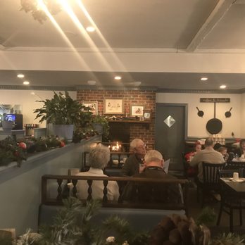 Colonial Pancake House - Dining room - Breakfast & Brunch Near Me - Williamsburg, Virginia Colonial Pancake House - Dining room - Breakfast & Brunch Near Me - Williamsburg, Virginia