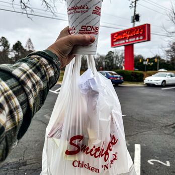 Smithfield's Chicken 'N Bar-B-Q - ws a hand holding a cup of chicken - Barbeque Near Me - Siler City, North Carolina Smithfield's Chicken 'N Bar-B-Q - ws a hand holding a cup of chicken - Barbeque Near Me - Siler City, North Carolina