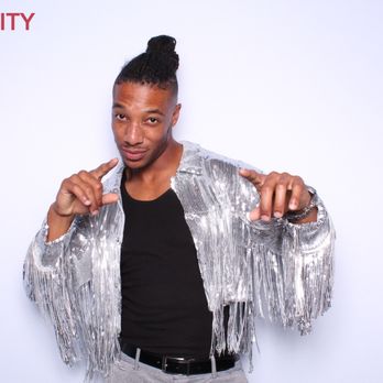 Icon Photobooth - Photo Booth Rentals Near Me Icon Photobooth - Photo Booth Rentals Near Me