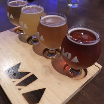 Rolling Waves Brewing and Distillery - Beer flight - Breweries Near Me - Doral, Florida Rolling Waves Brewing and Distillery - Beer flight - Breweries Near Me - Doral, Florida