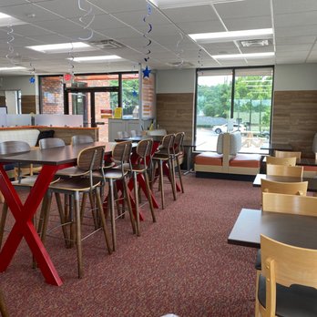 Bojangles - Inside - Fast Food Near Me - Mooresville, North Carolina