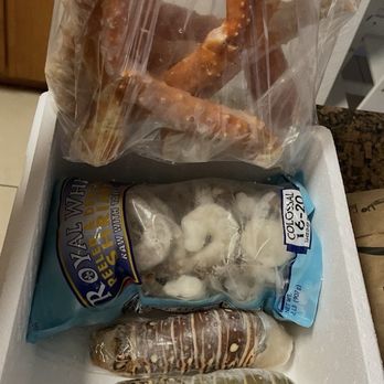 The Fish Plug - 2lbs of King Crab bs of shrimp and 4 lobster tails - Seafood Markets Near Me - Hialeah, Florida The Fish Plug - 2lbs of King Crab bs of shrimp and 4 lobster tails - Seafood Markets Near Me - Hialeah, Florida