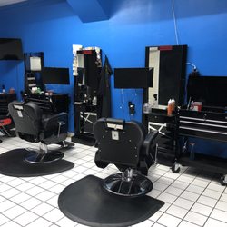 Timeout Sports Barber Shop - Interior very neat and clean and the atmosphere is very soothing