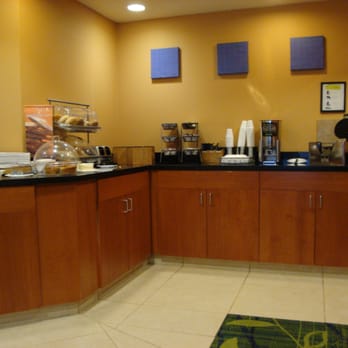 Fairfield by Marriott Inn & Suites Loveland Fort Collins - Breakfast area - Hotels Near Me - Loveland, Colorado Fairfield by Marriott Inn & Suites Loveland Fort Collins - Breakfast area - Hotels Near Me - Loveland, Colorado