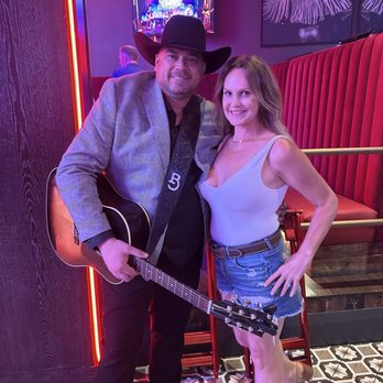 Ole Red - Main floor picture with one of the band members! - Southern Near Me - Las Vegas, Nevada Ole Red - Main floor picture with one of the band members! - Southern Near Me - Las Vegas, Nevada