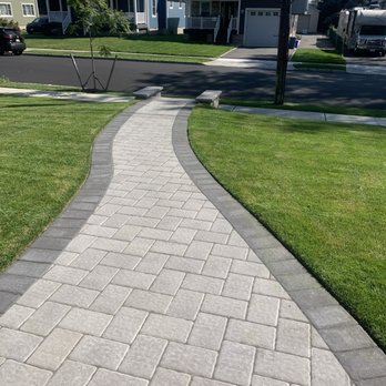 Ventura’s Landscaping - Green grass - Landscaping Near Me Ventura’s Landscaping - Green grass - Landscaping Near Me