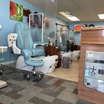 Hollywood Nails - Pedicure area - Nail Salons Near Me - Plymouth, Massachusetts