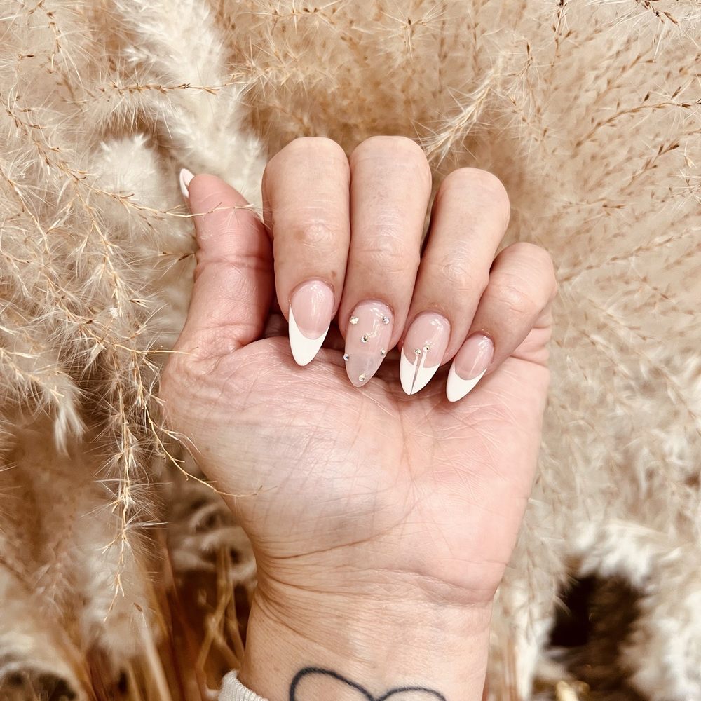 Bella Lounge & Spa - Nail Salons Near Me - Westfield, New Jersey
