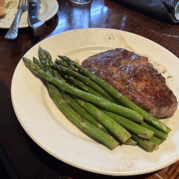 LongHorn Steakhouse - Fresh Steamed Asparagus, Ribeye - Steakhouses Near Me - Solon, Ohio