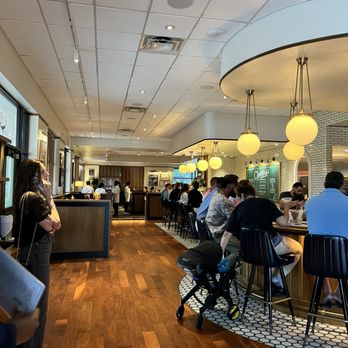 Hudson House - Inside - Seafood Near Me - Irving, Texas