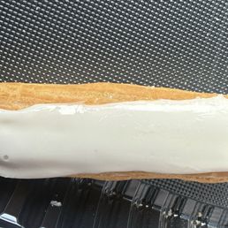 Vanilla filled eclair Vanilla filled eclair